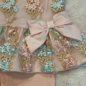 Girls 2 Peace O utfit & Set.USED